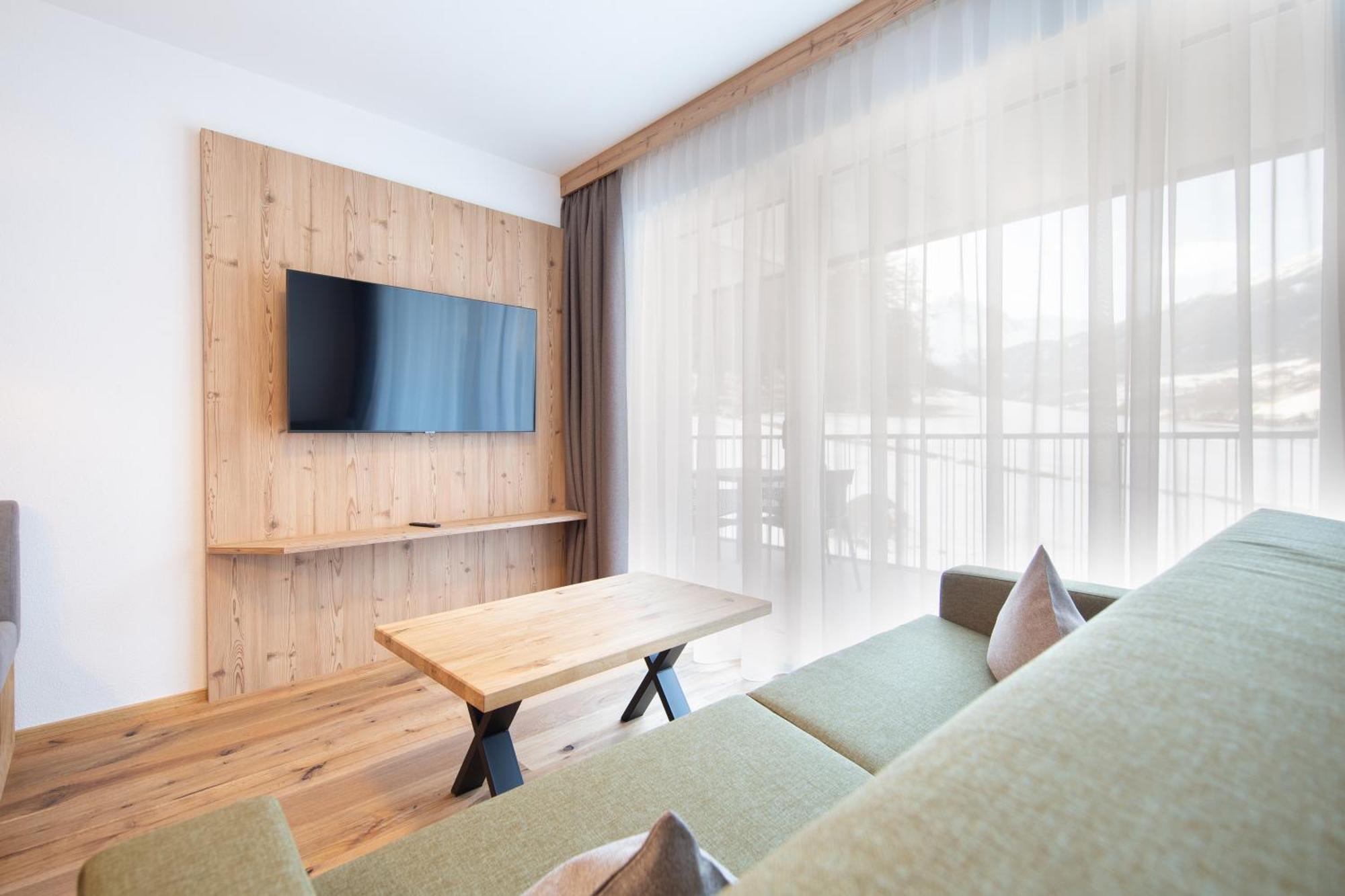 A Casa Granat Apartment Solden Bagian luar foto